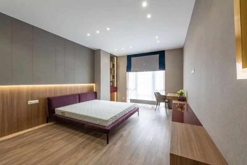 Quarto com sanca de gesso e iluminação indireta
